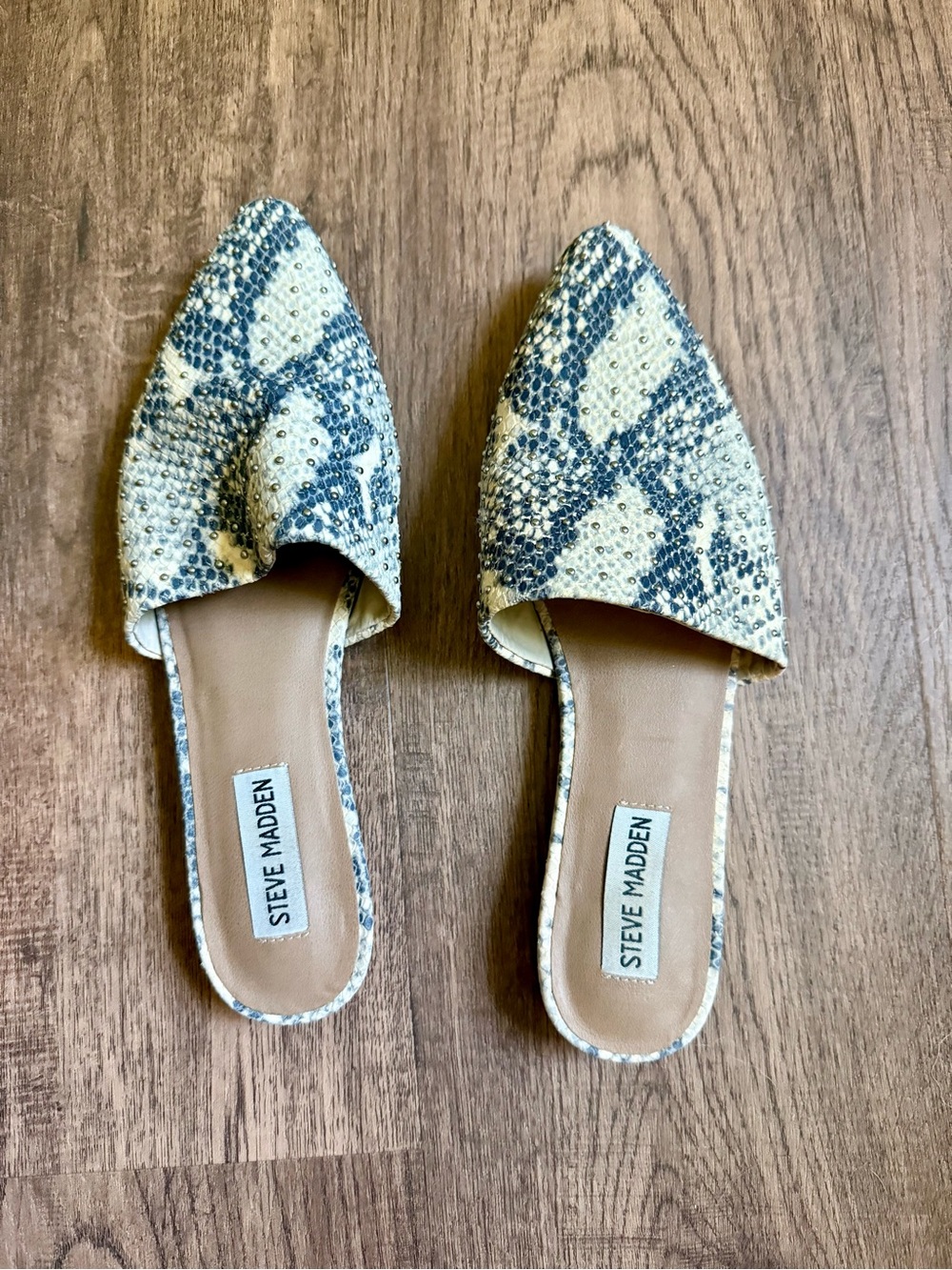 Steve Madden Women's White/Gray Snake-Print Embellished Mules